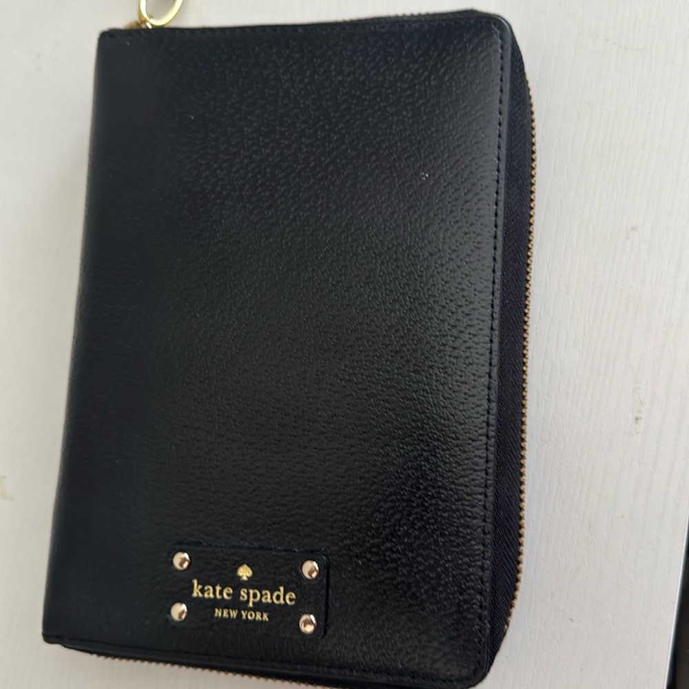 Kate Spade Wellesley Planner/Agenda
 Missing zipper tab